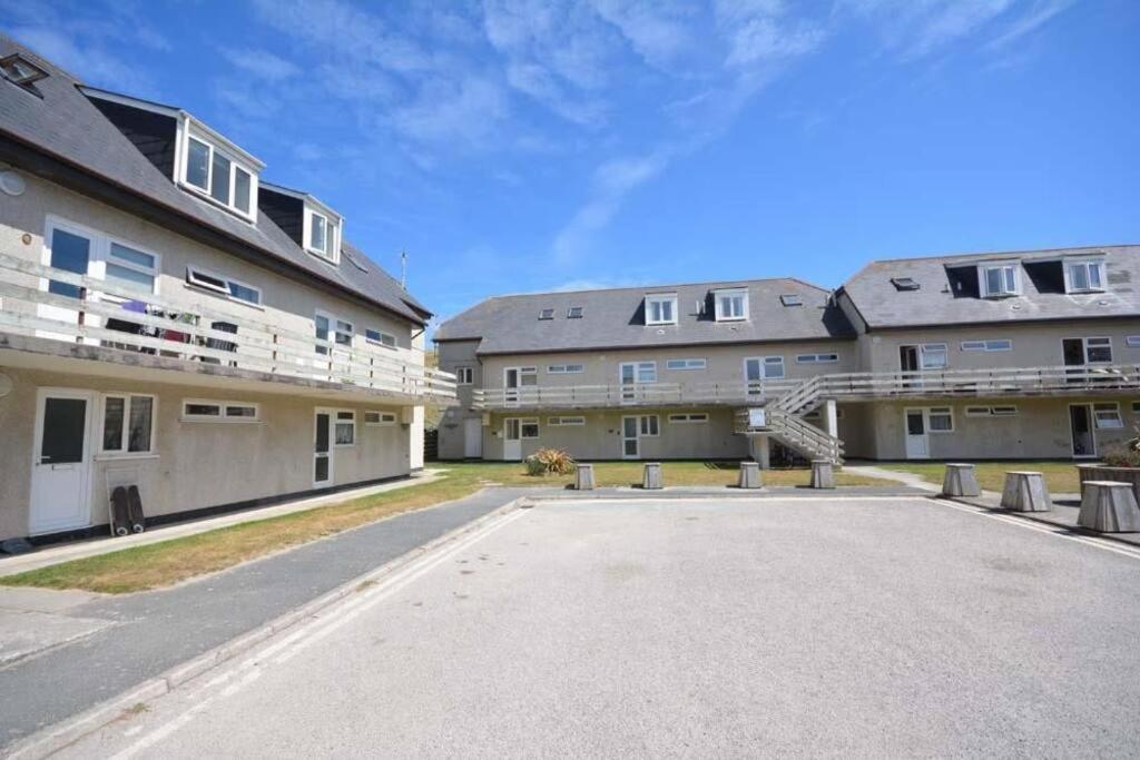 Direct Beach Access! Top Floor Apartment Перънпорт Екстериор снимка